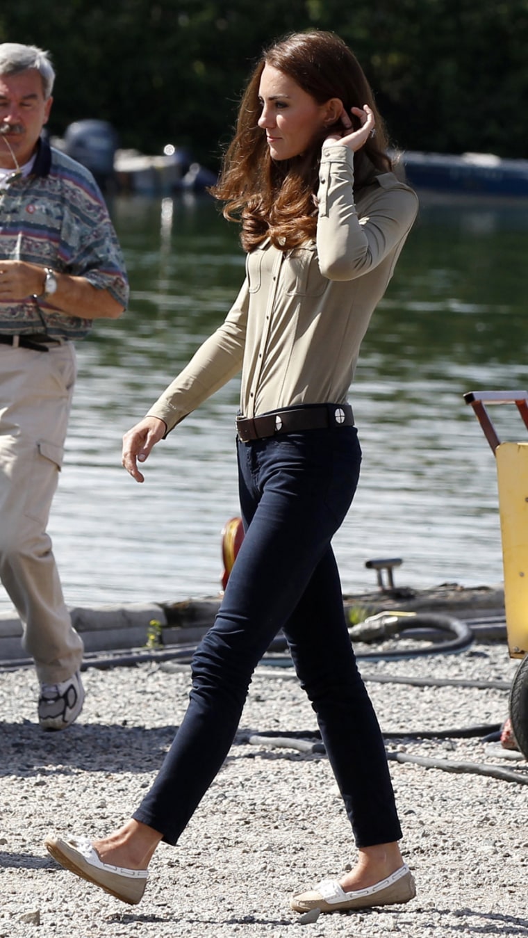 Image: Catherine, the Duchess of Cambridge, changes into pants after visiting Yellowknife